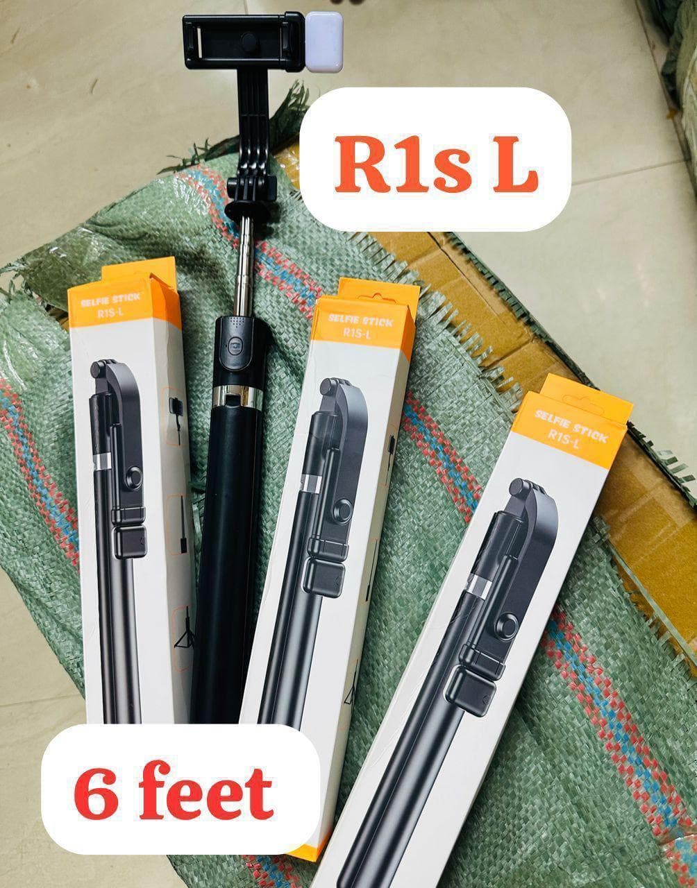 R1S-L Tripod Selfie Stick Bluetooth with LED Fill Light