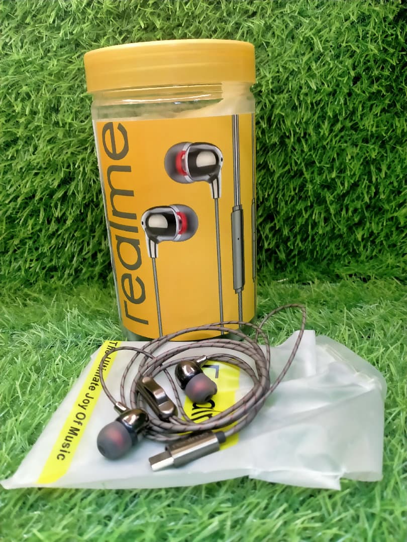 Realme Type-C Earphones – Clear Sound, Lightweight image 2