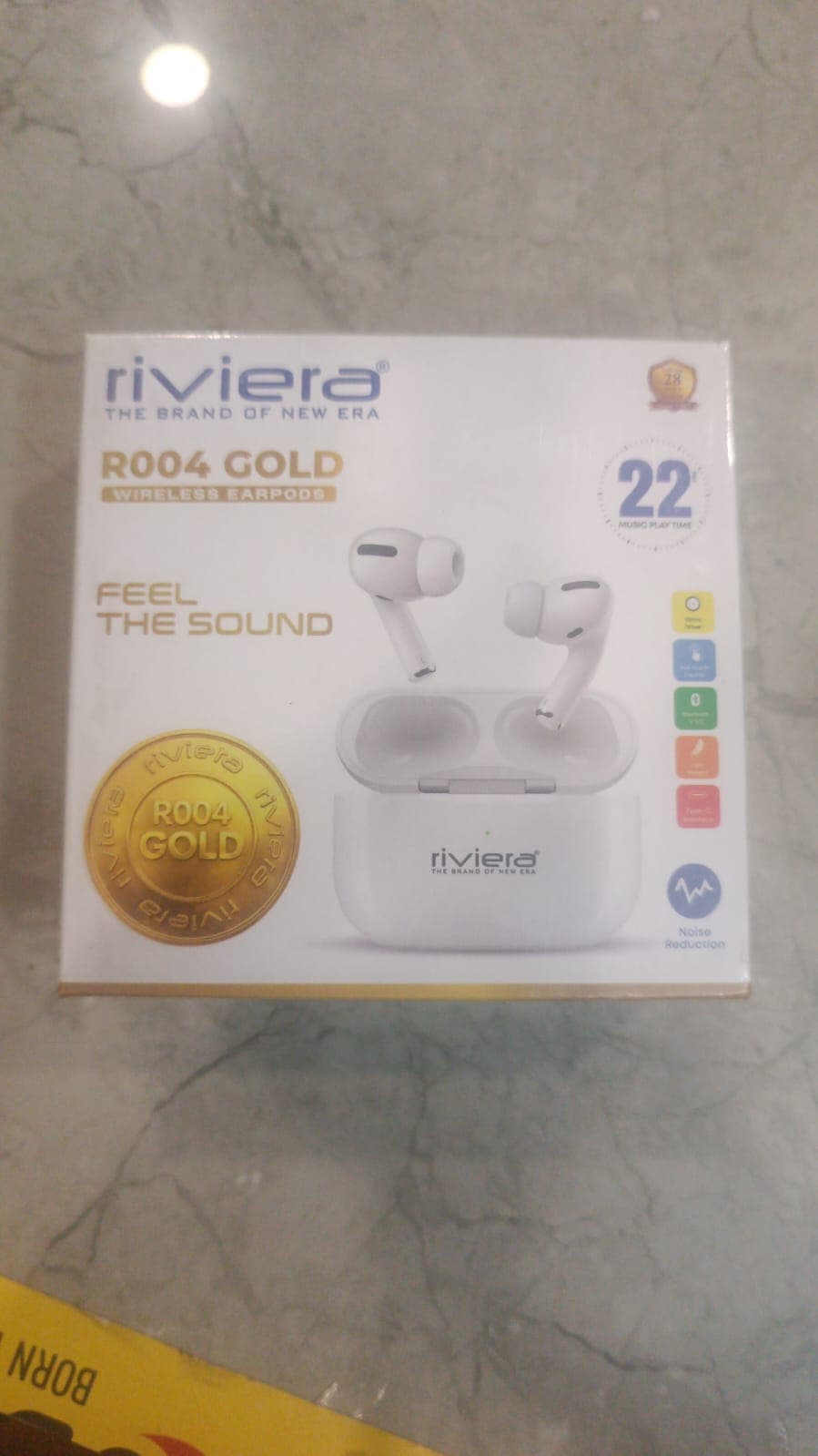 Riviera R004 GOLD Wireless Earpods image 2