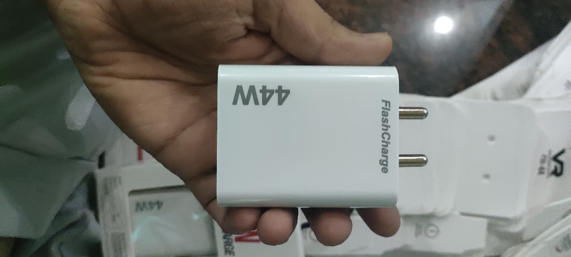 VR CH-44 44W Flash Charge Fast Charger Adapter image 2